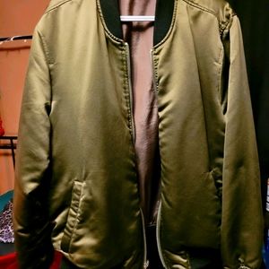 Reversible bomber jacket